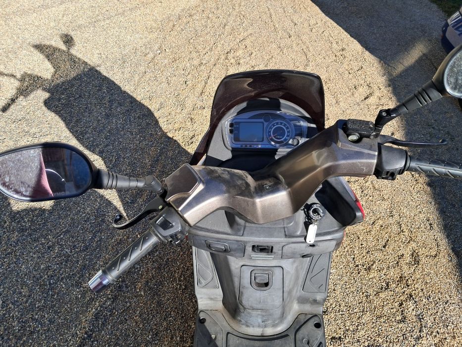 Vând scuter KYMCO