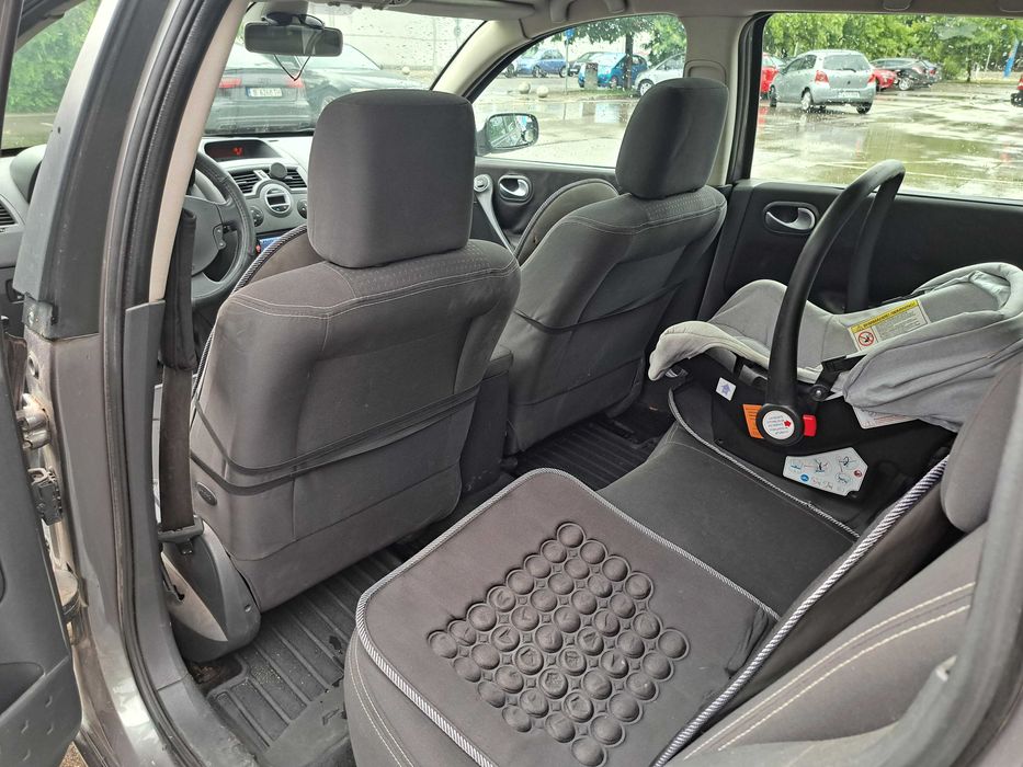 Продавам Renault Megane 2005 година ,газ бензин работещ климатик.