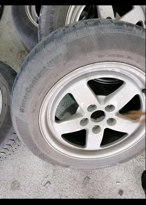 Продавам 4 зимни гуми с 4 бр. джанти