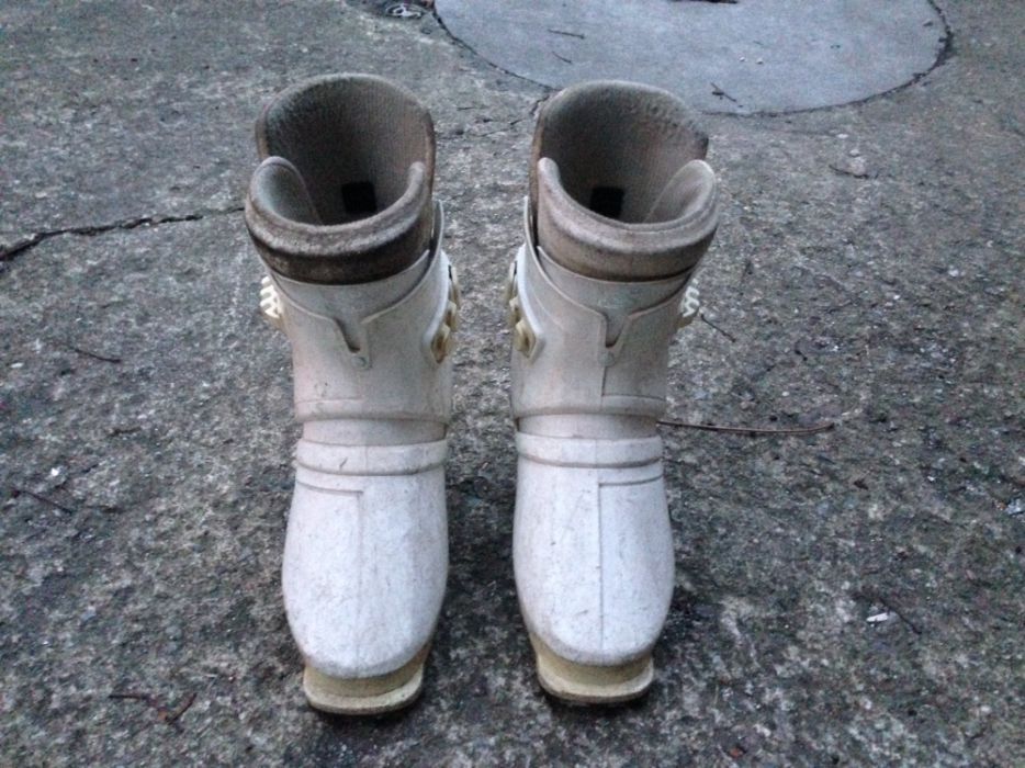Ски обувки
