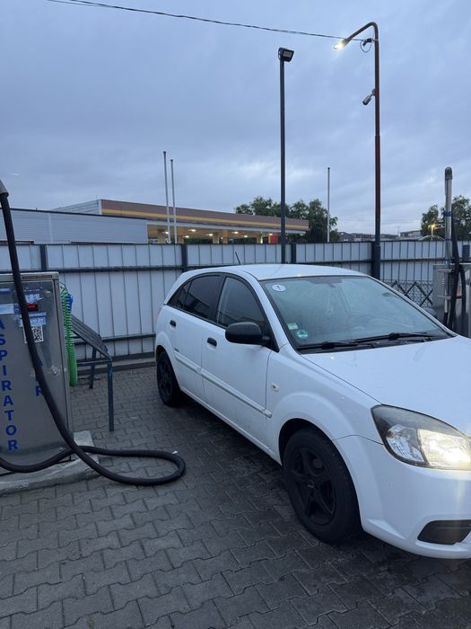 KIA Rio 2010 — imagine 2