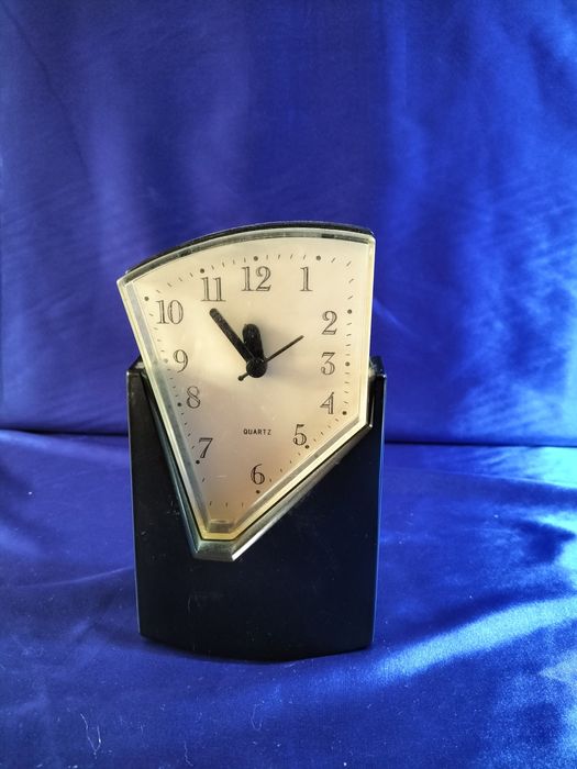 Ляганы, чайники, тарелки, ложки, вилки, ножи и прочая посуда