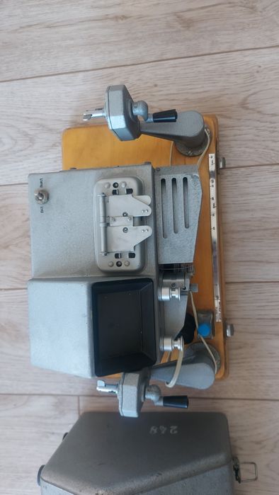 Монтажный столик экран