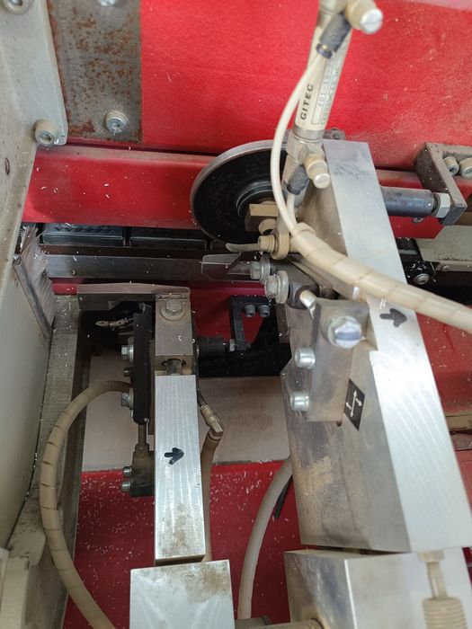 Продавам кантираща машина