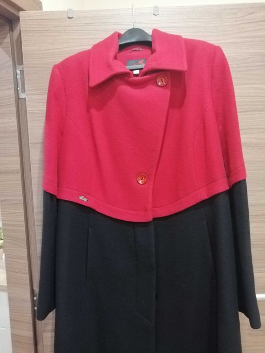 Продавам палто чиста вълна марка Роси