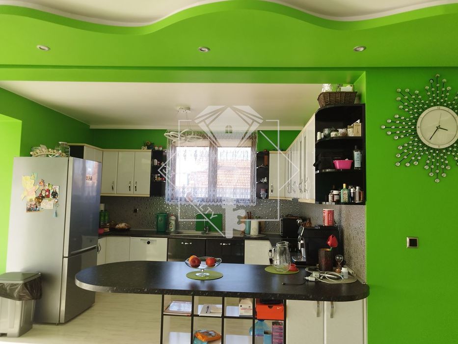 Продава се Къща в с. Бенковски, Област Пловдив - 244 кв.м за 1312 €/кв.м - Снимка #3