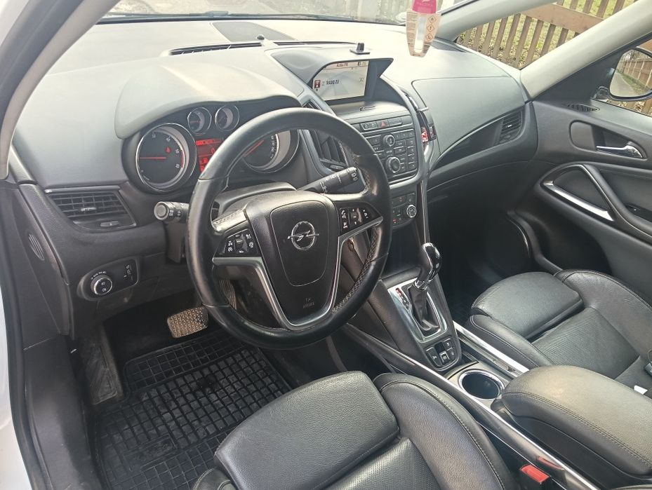 Vand Opel Zafira C/ 7 locuri / Automata/  2.0 diesel/ Foarte dotata