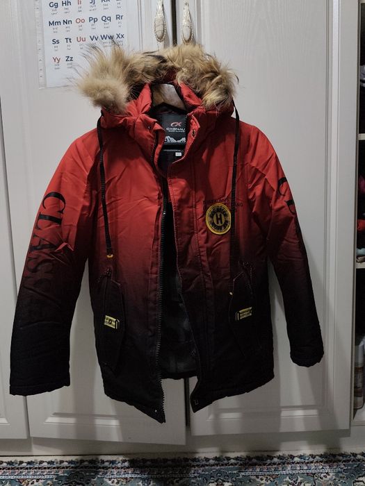 Продам куртку зимнюю на мальчика