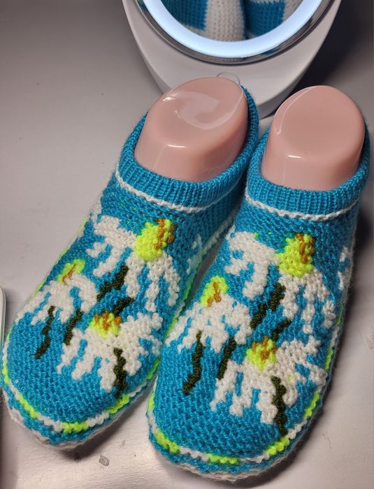 Продам тепленькие вязанные следки.