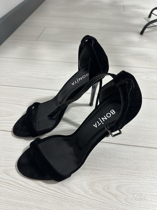 Къси панталони Zara Всичко по 5лева 34/36размер