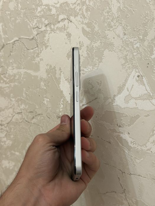 Продам смартфон Realmi C71