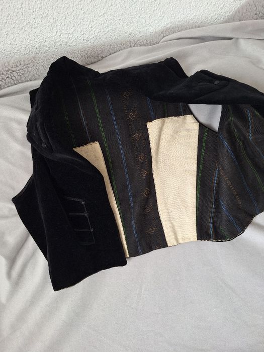 Închiriez costum popular zona Sibiu...autentic