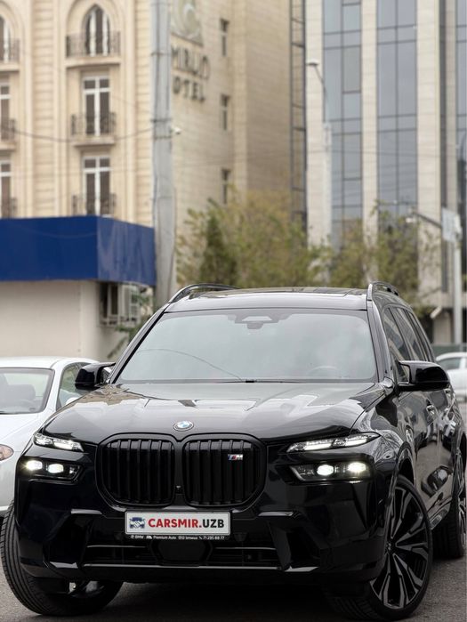 BMW X7 M60 2024