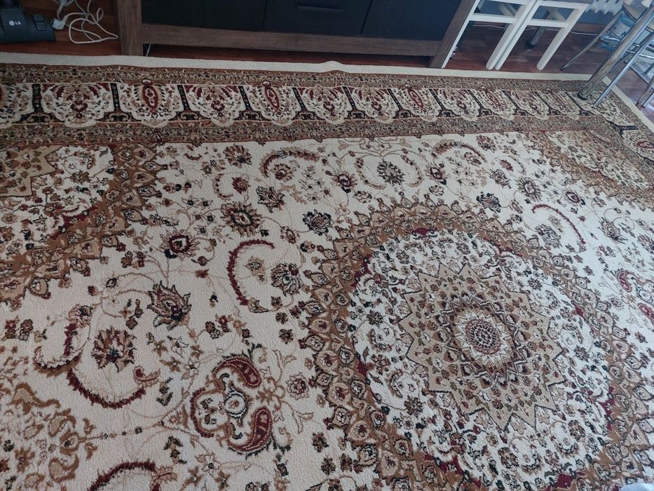 Продам   ковёр большой