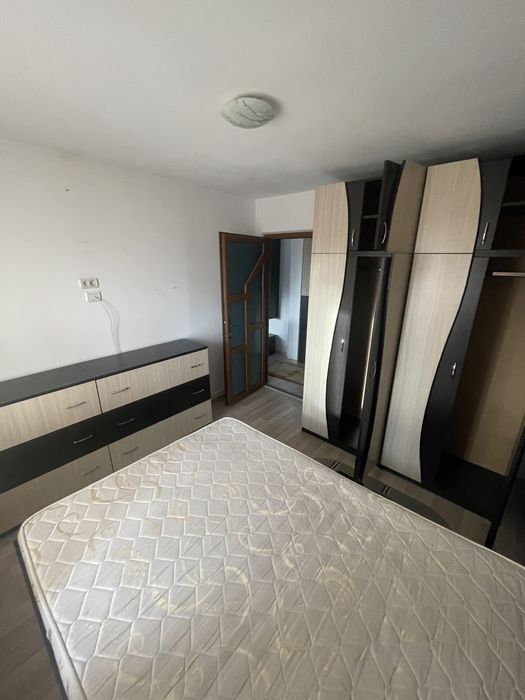 De inchiriat 3 camere