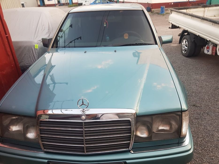 Продам машину Mersedes-bens