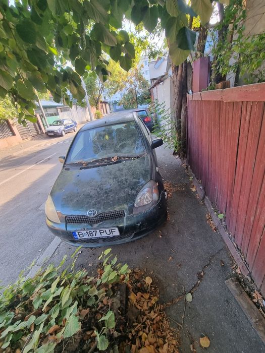 Vând Toyota yaris