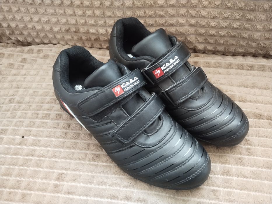 Кроссовки новые 38 размер