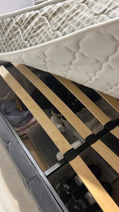 Двухспальная кровать