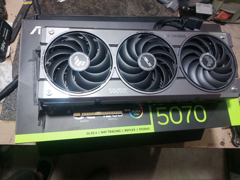 Видеокарта rtx5070 Asus TUF OC