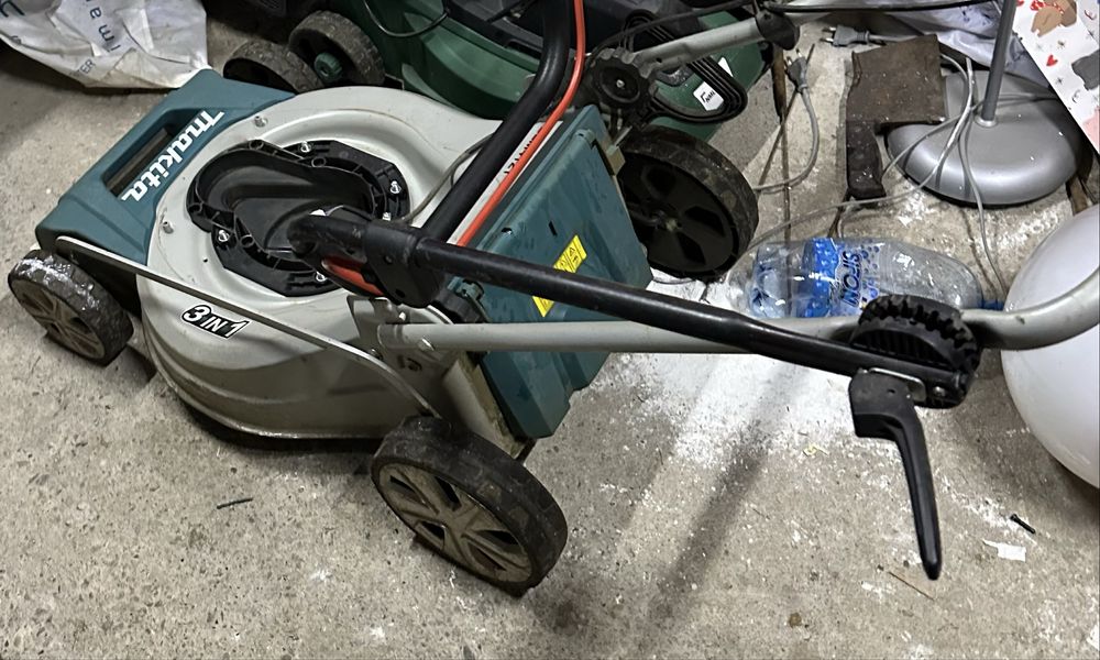Masina tuns iarba makita elm4121 electrica. Fara motor