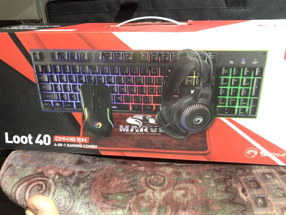 Vand tastatura marvo cu mouse casti si mouseped urgent