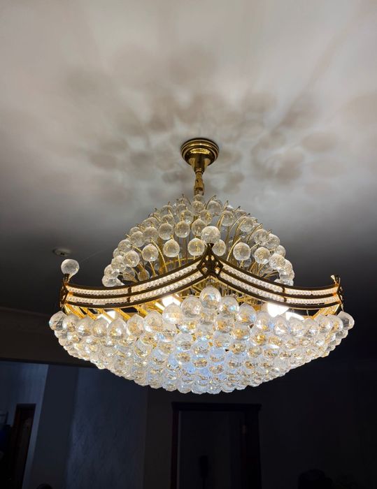 Продам 2 одинаковые люстры