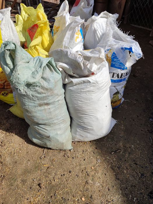 Qoplarga solingan qõy nuri