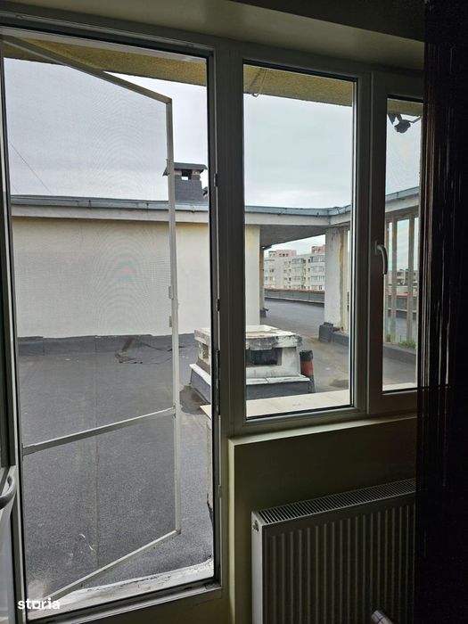 Garsonieră mobilata si utilata + terasă 30 mp