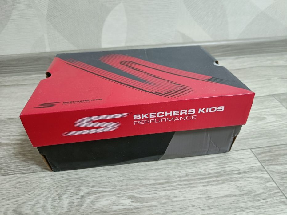 Продам кроссовки Skechers на мальчика