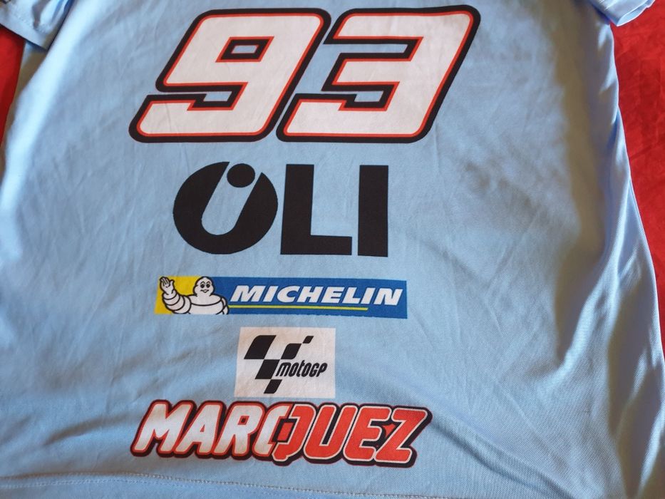 Tricou  de  barbati  -   100 lei.