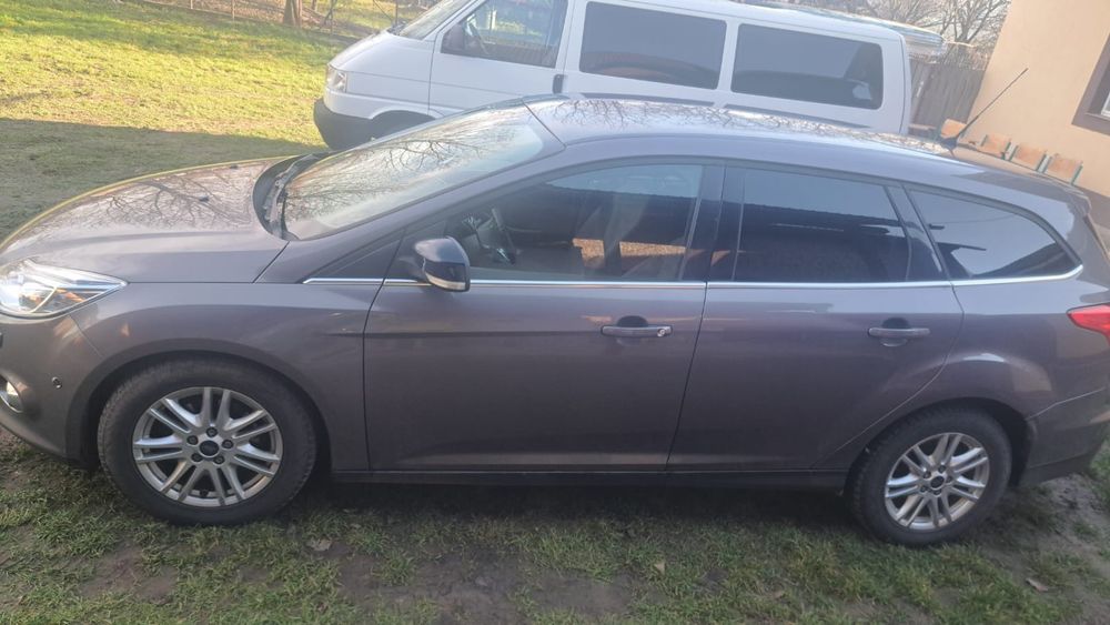 Vând Ford Focus  1.6
