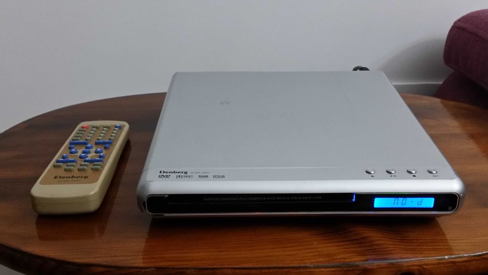 DVD Плейър Elenberg DVDP-2407 с дистанционно