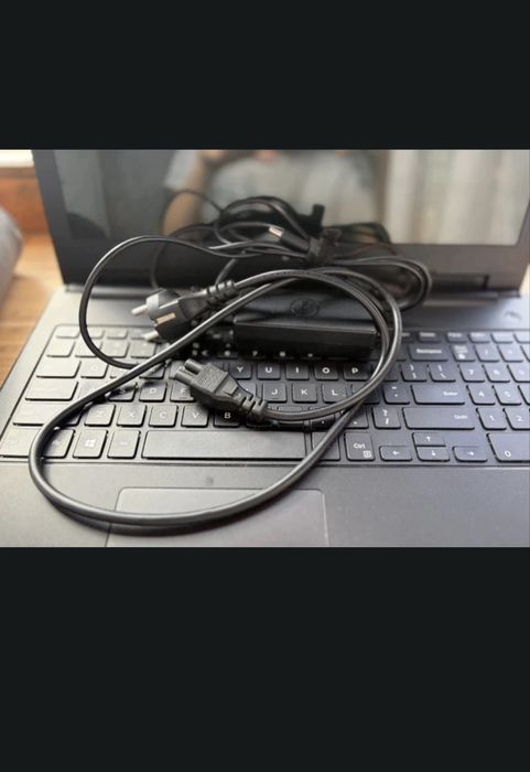 Laptop Dell Inspiron 15 (3567) - Ecran 15.6", Intel Pentium, Stare Bună