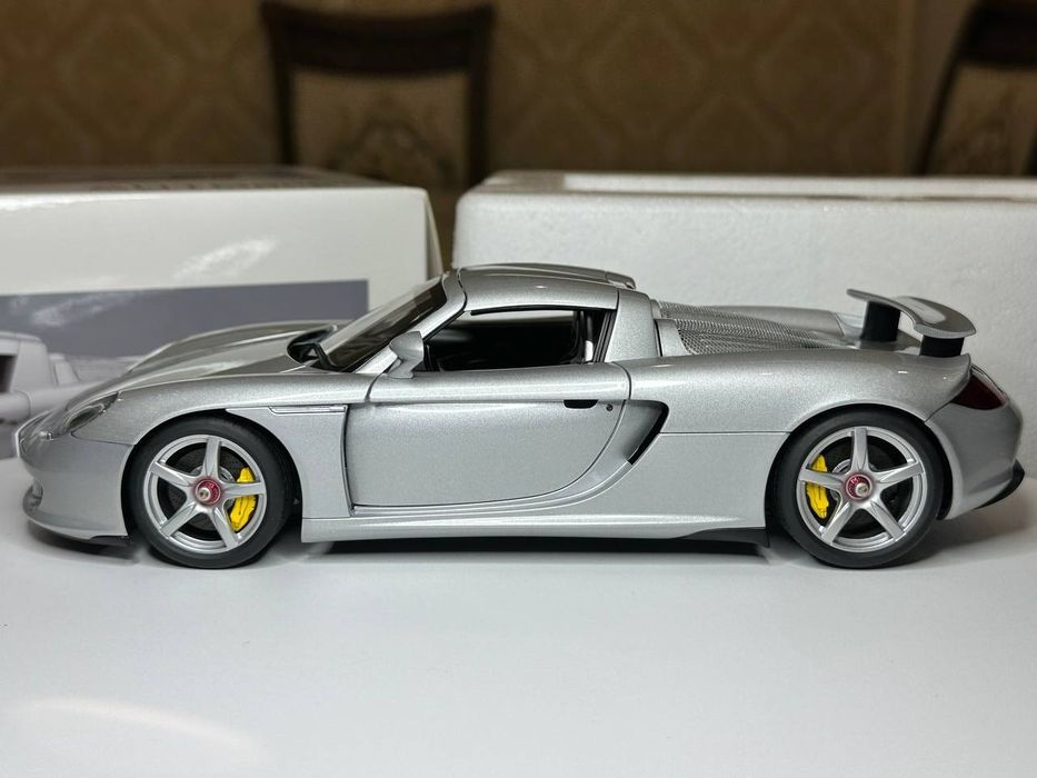 Porsche Carrara GT AutoArt Millennium 1:18