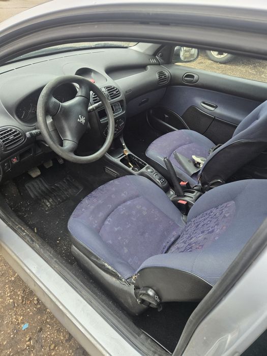 Пежо 1.4 безнин НА ЧАСТИ