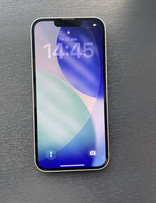 Айфон 13 в хорошем состояний