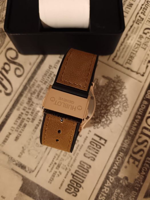 Продам часы Hublot.  Новые