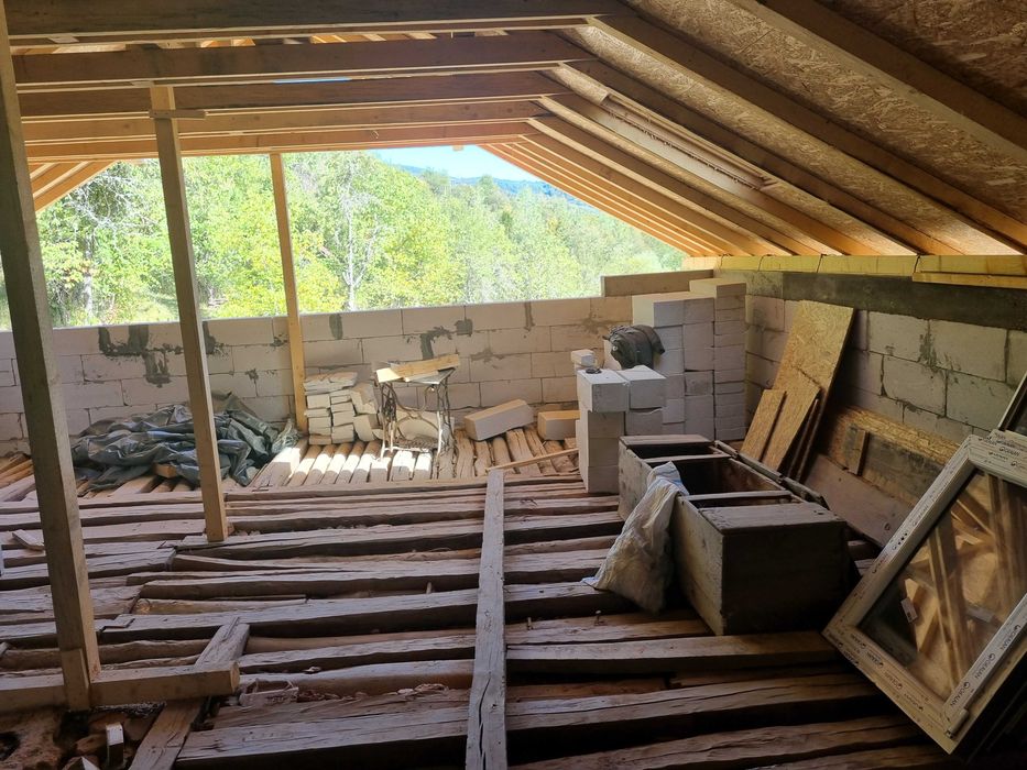 Casa de vânzare în muntii Apuseni