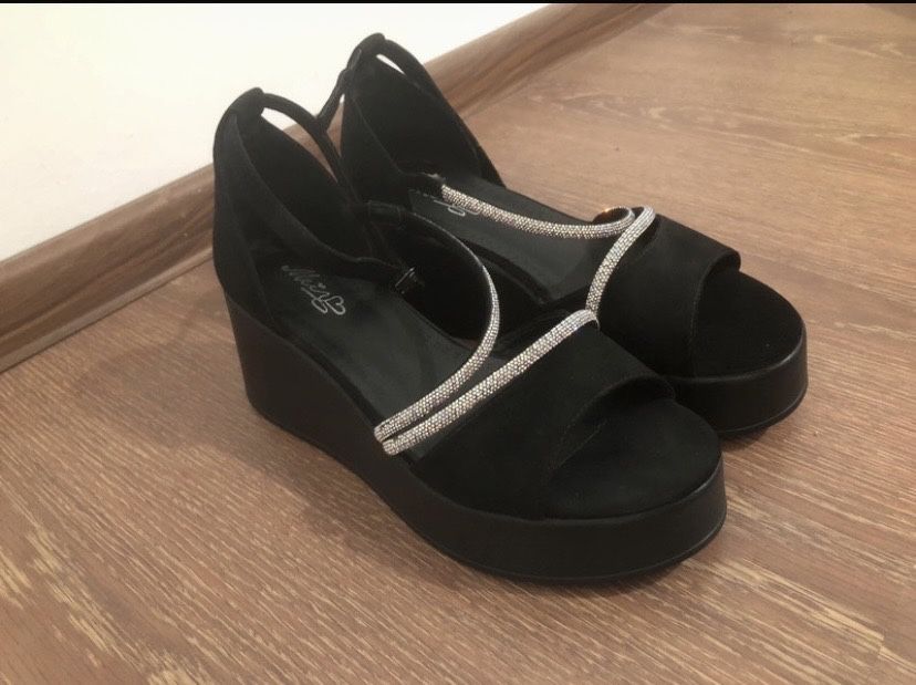Sandale toc ,marimea 39,negre