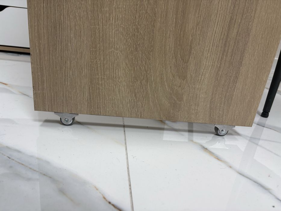 Сгъваемо бюро с 5 шкафчета