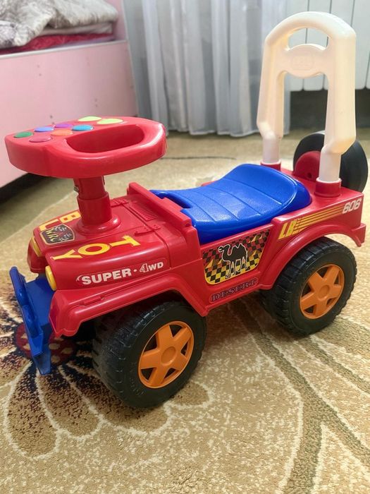 Продам машинку каталку для малышей