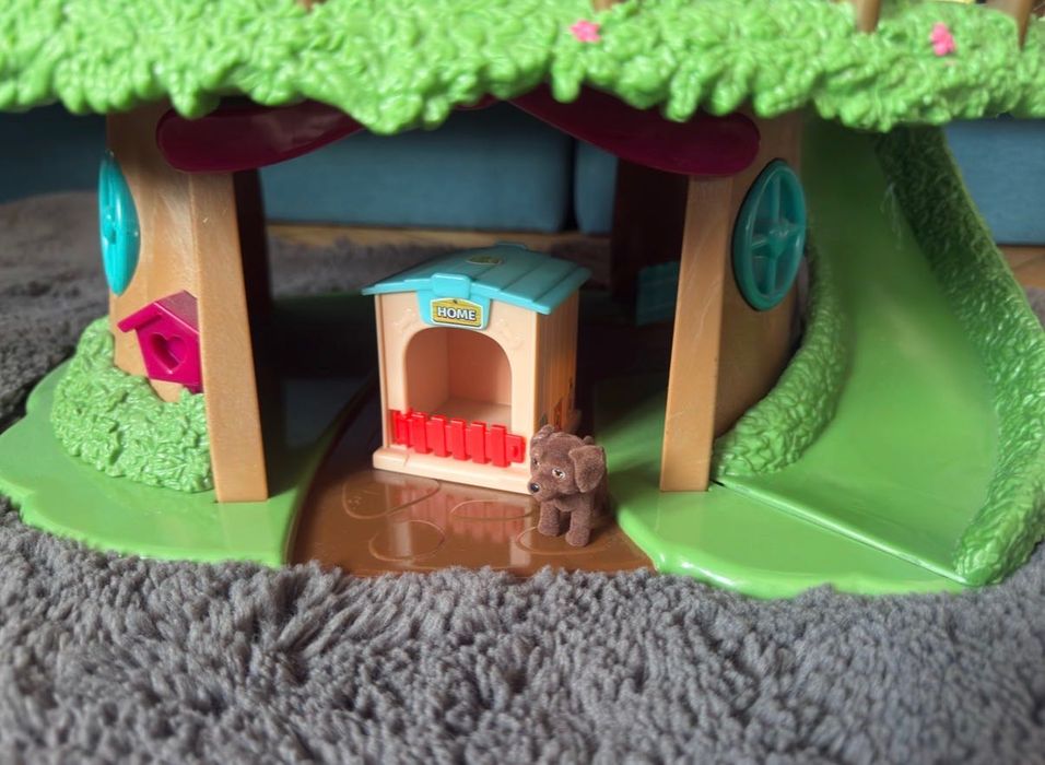 LI'L WOODZEEZ Детска къща на дърво с фигурки Sylvanian Families
