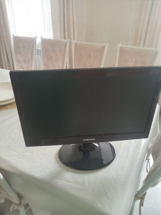 Монитор Самсунг MG
