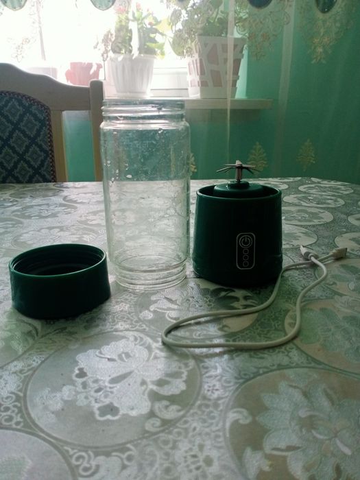 Продам блендер бутылку