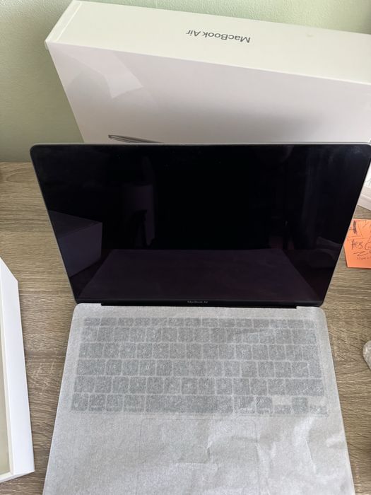 MacBook Air 13" (M1, 2020) – лаптоп в Перфектно състояние