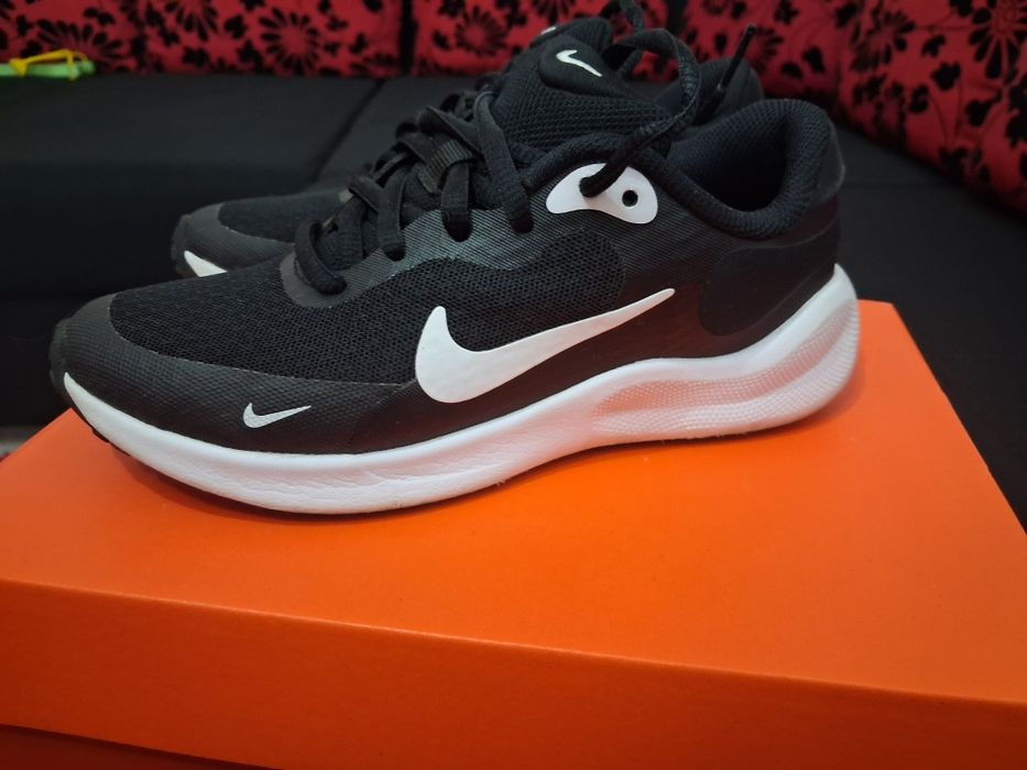 Adidasi nike copii