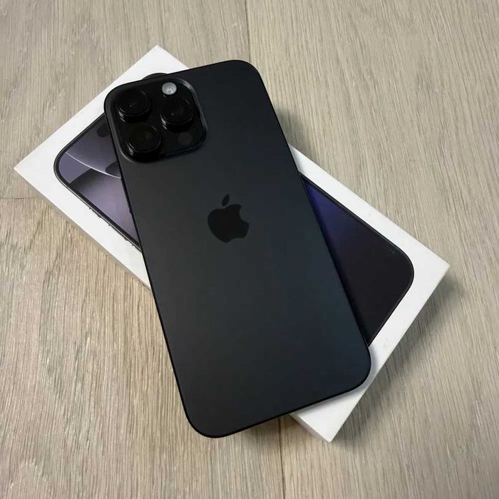 Vand iphone 16 pro max Ca Nou 100% Baterie