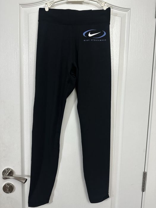 Черен клин Nike с етикети – размер S