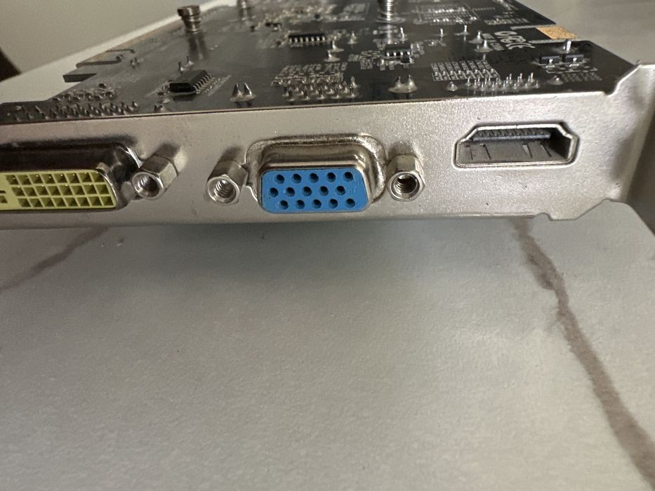 Nvidia видеокарта 1Гб